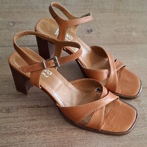 Browns' Bravo Elegant Tan Leather Block Heeled Sandals (Size EU 38/US 7.5)
